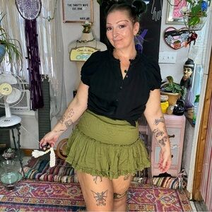 Shore Olive Green Ruffled Circle Skater Mini Skirt with Shorts Size Small
